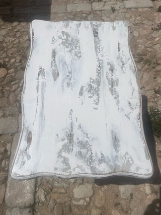 Mesa auxiliar de madera
