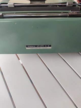 Máquina de escribir Olivetti Studio 44