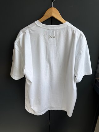 Camiseta KAWS UNIVERSE