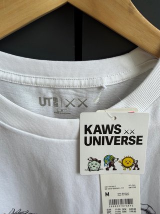 Camiseta KAWS UNIVERSE