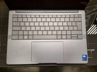 Portátil Dell Pro 14 Premium OLED