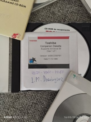 CDs y disquetes Toshiba Retro.