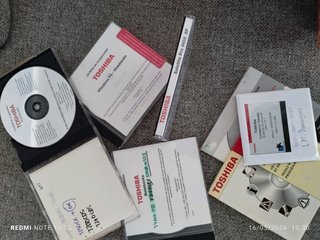 CDs y disquetes Toshiba Retro.