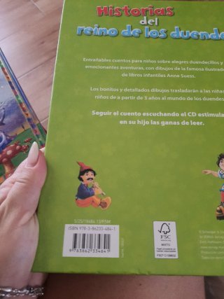 Lote variado de libros infantil en español.