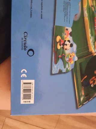 Lote variado de libros infantil en español.