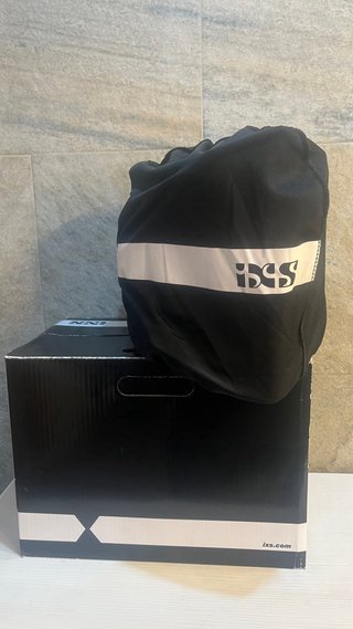 Casco de Moto Negro con Gafas Rosas