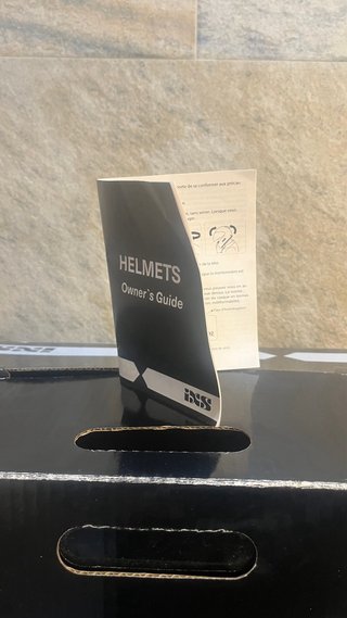 Casco de Moto Negro con Gafas Rosas