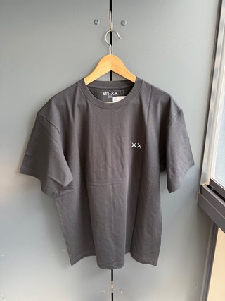 Camiseta KAWS UNIVERSE