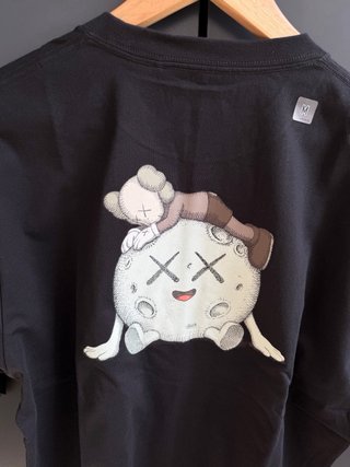 Camiseta KAWS UNIVERSE