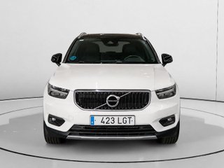 Volvo XC40 T3 Momentum Auto 120 kW (163 CV)