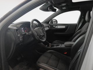 Volvo XC40 T3 Momentum Auto 120 kW (163 CV)