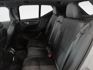 Volvo XC40 T3 Momentum Auto 120 kW (163 CV)