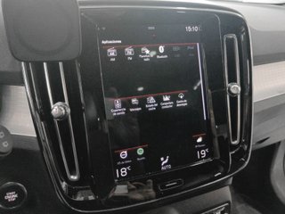 Volvo XC40 T3 Momentum Auto 120 kW (163 CV)