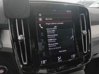 Volvo XC40 T3 Momentum Auto 120 kW (163 CV)
