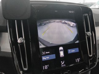 Volvo XC40 T3 Momentum Auto 120 kW (163 CV)