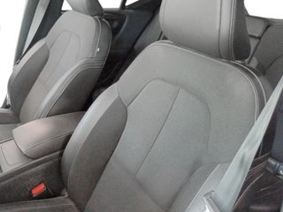 Volvo XC40 T3 Momentum Auto 120 kW (163 CV)