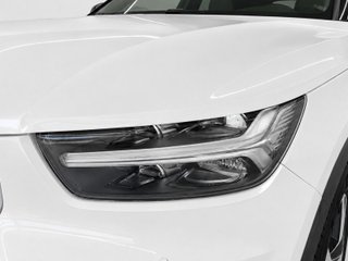 Volvo XC40 T3 Momentum Auto 120 kW (163 CV)