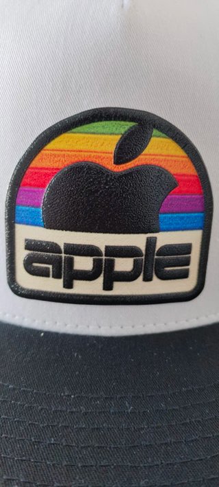 Gorra Apple Trucker Negra y Blanca