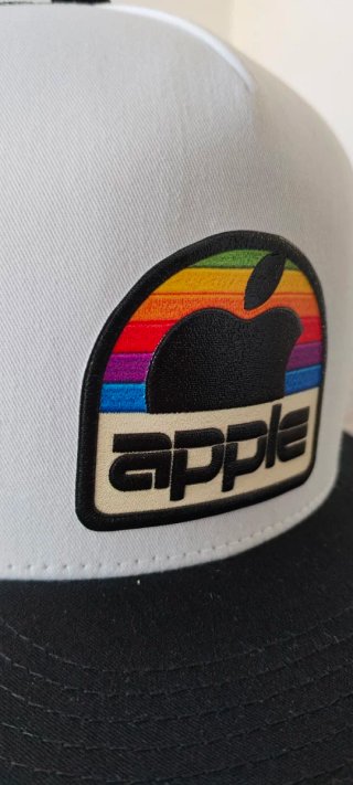 Gorra Apple Trucker Negra y Blanca