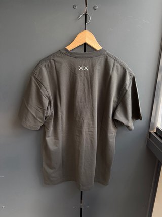 Camiseta KAWS UNIVERSE