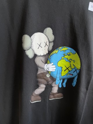 Camiseta KAWS UNIVERSE