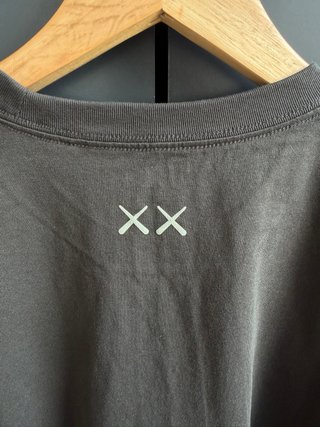 Camiseta KAWS UNIVERSE