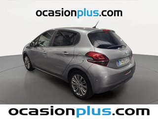 Peugeot 208 BlueHDi 100 S&S Signature 73 kW (99 CV)