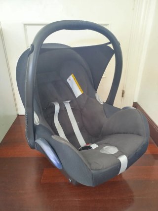 Maxi Cosi Cabriofix + Isofix Base
