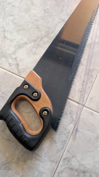 Sierra de mano para madera
