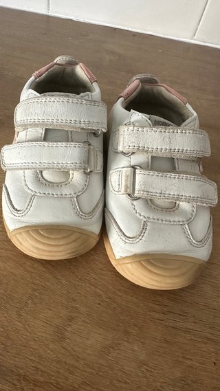 Zapatillas Biomecanics Talla 23 y talla 22