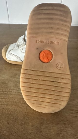 Zapatillas Biomecanics Talla 23 y talla 22
