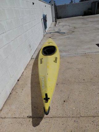 Kayak de fibra amarillo