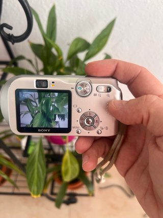 Sony Cyber-shot DSC-P200 | Digicam Y2K Vintage