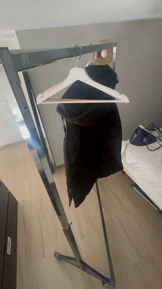 Descripción: Perchero/burro de ropa profesional de