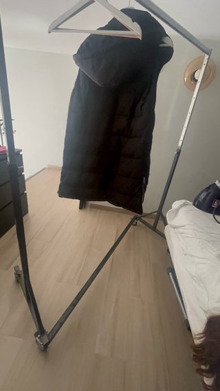 Descripción: Perchero/burro de ropa profesional de