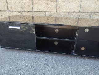 Mueble TV negra brillante urge vender