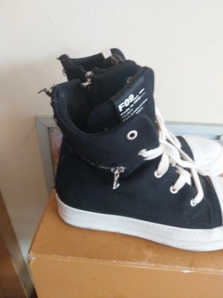 Scarpe ginnastica alte nere e bianche