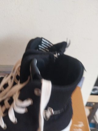 Scarpe ginnastica alte nere e bianche