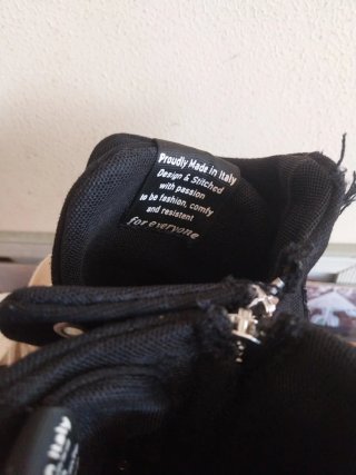 Scarpe ginnastica alte nere e bianche