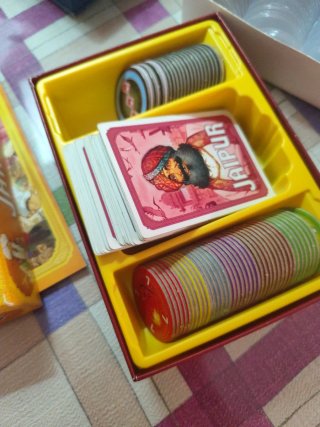 Juegos de cartas Jaipur y Catan el juego de cartas