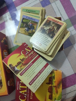 Juegos de cartas Jaipur y Catan el juego de cartas