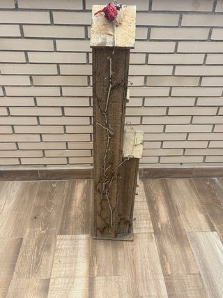 Pajarera artesanal rústica de madera