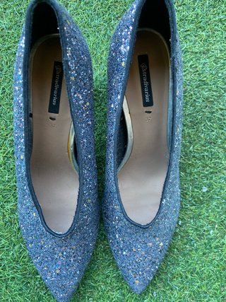Zapatos de tacón plateados talla 37