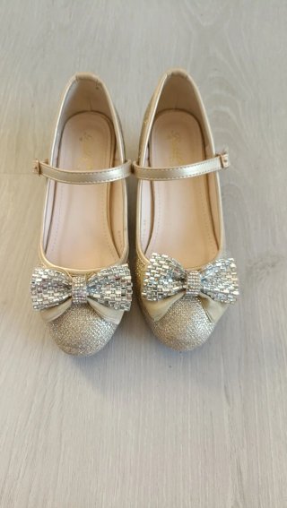 Zapatos tacón niña brillantes dorados y plateados