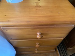 Cabecero y 2 mesitas de madera