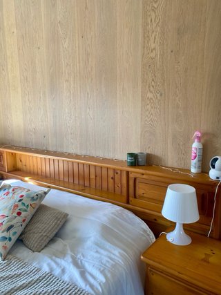 Cabecero y 2 mesitas de madera