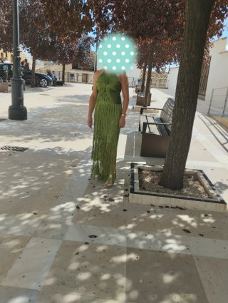 Vestido de fiesta verde con flecos