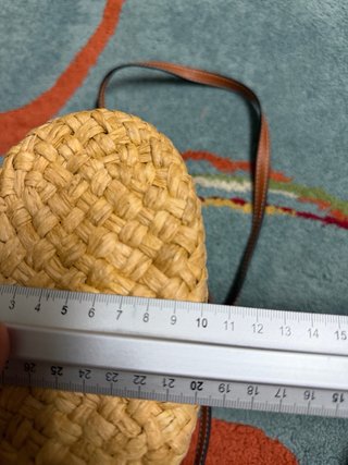 Borsa intrecciata marrone a tracolla stile playa