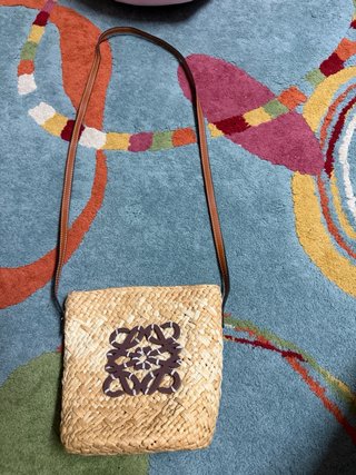 Borsa intrecciata marrone a tracolla stile playa