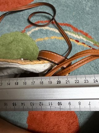 Borsa intrecciata marrone a tracolla stile playa